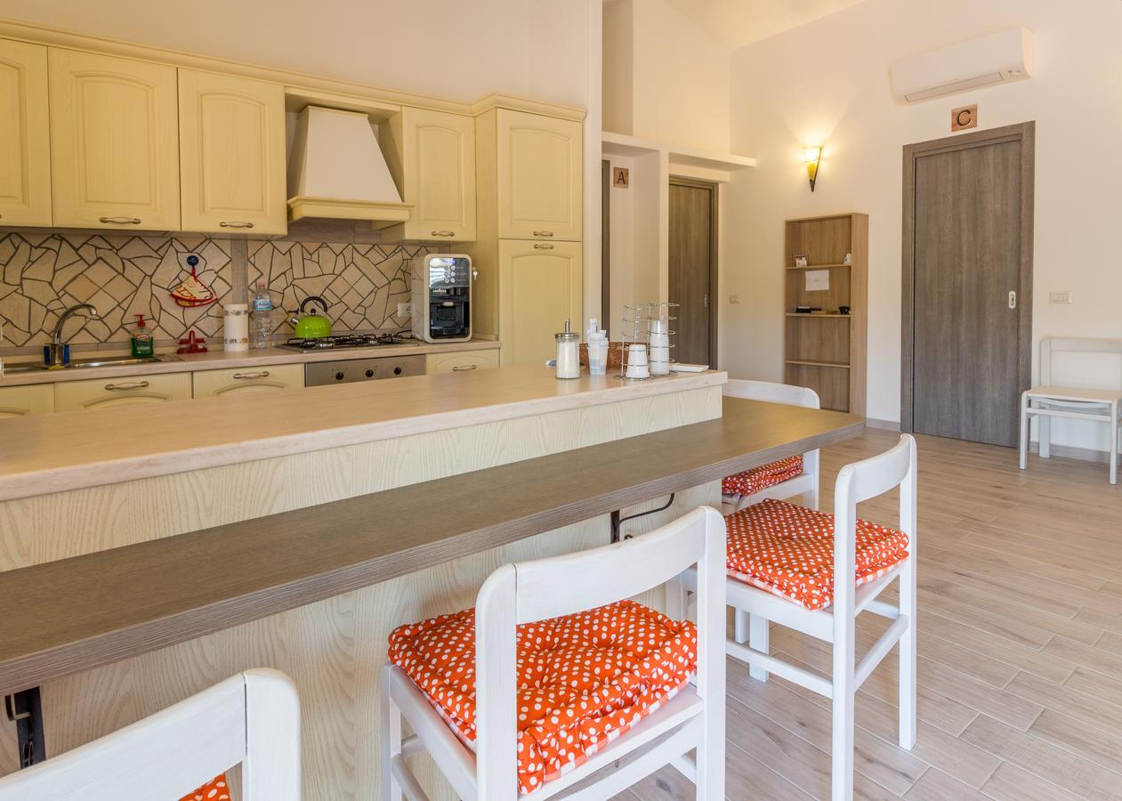 Molti Mari B&B Resort Olbia Bagian luar foto